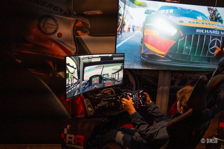 SimRacing am Partnerstand von DMSB, ADAC und ADAC Stiftung