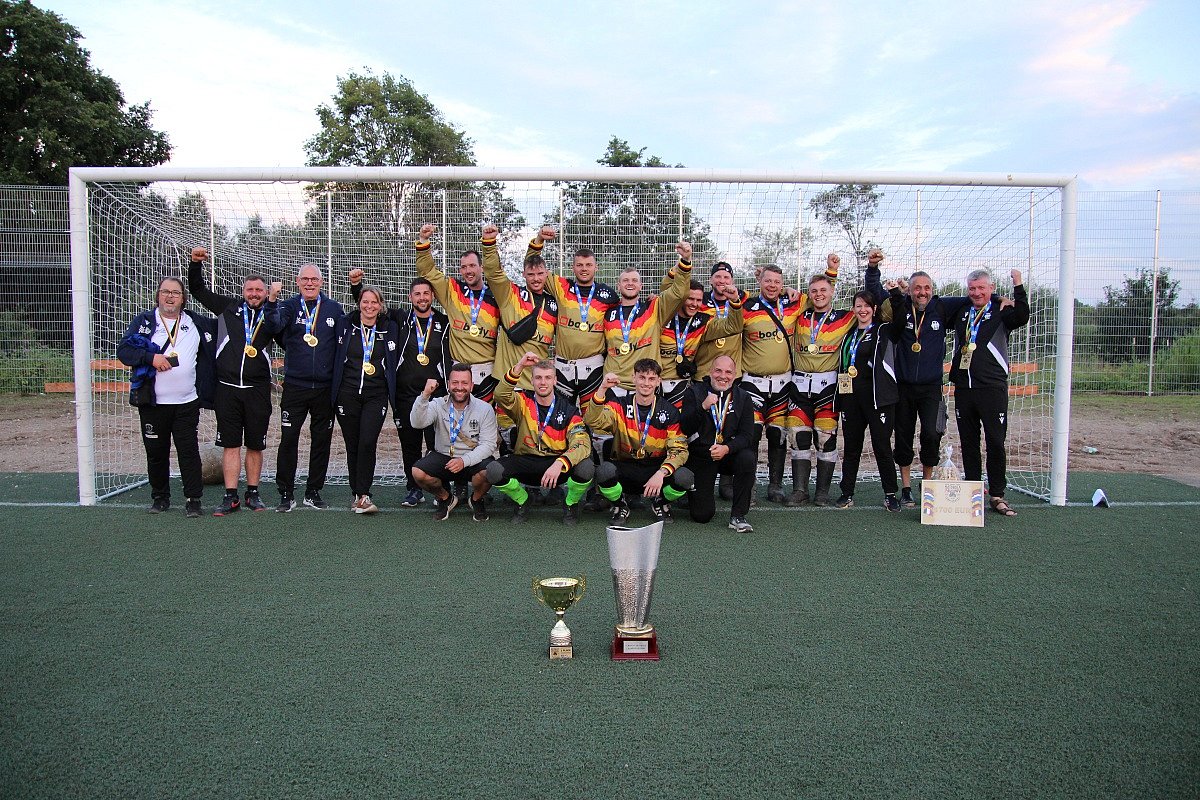 Motoball Team Germany feiert den EM-Titel 2026.