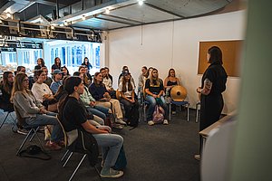 Discover Motorsport - Young Women's Edition 2025, Begrüßung durch Lina van de Mars