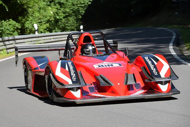 Benjamin Noll in seinem Osella FA 30 Benjamin Noll fahrend in seinem Osella FA 30