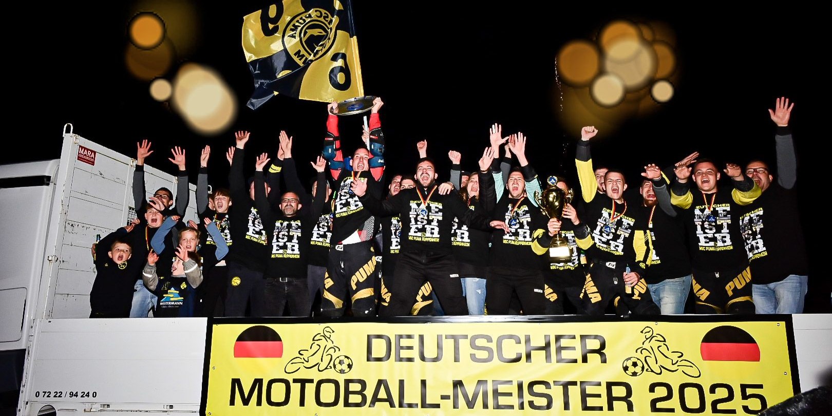 Der MSC Puma Kuppenheim feiert den Meisterschaftstitel